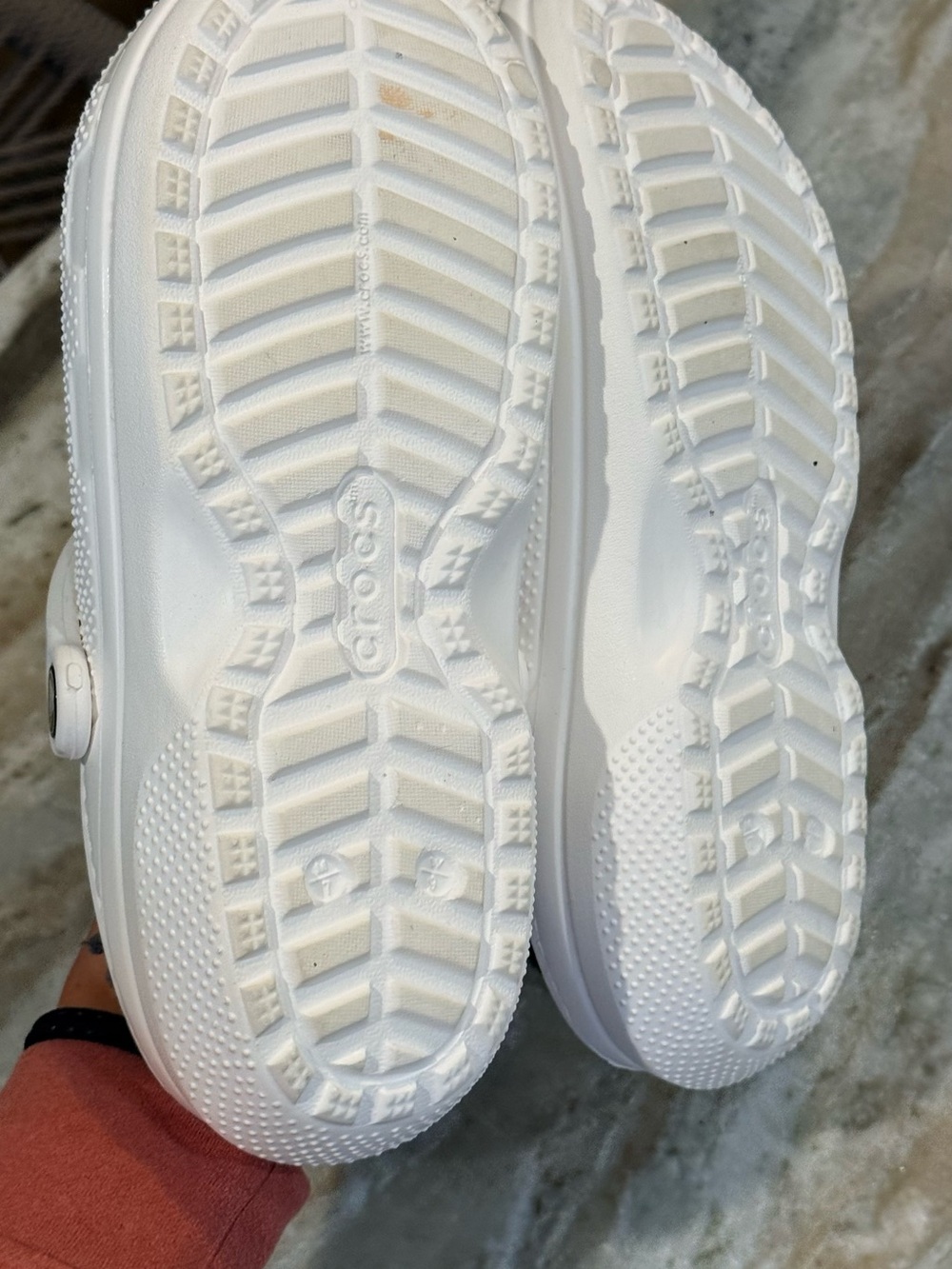 CROCS Classic white Sherpa lined clog- Men’s 7/Women’s 9 - Picture 6 of 7